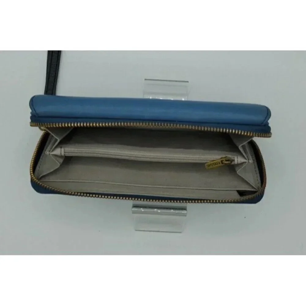 Fossil Two Tone Blue Leather Wallet Wristlet Fold Over Snap and Zip Compartment